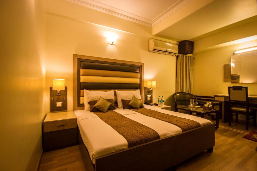 The Suncourt Hotel Yatri New Delhi Ngoại thất bức ảnh